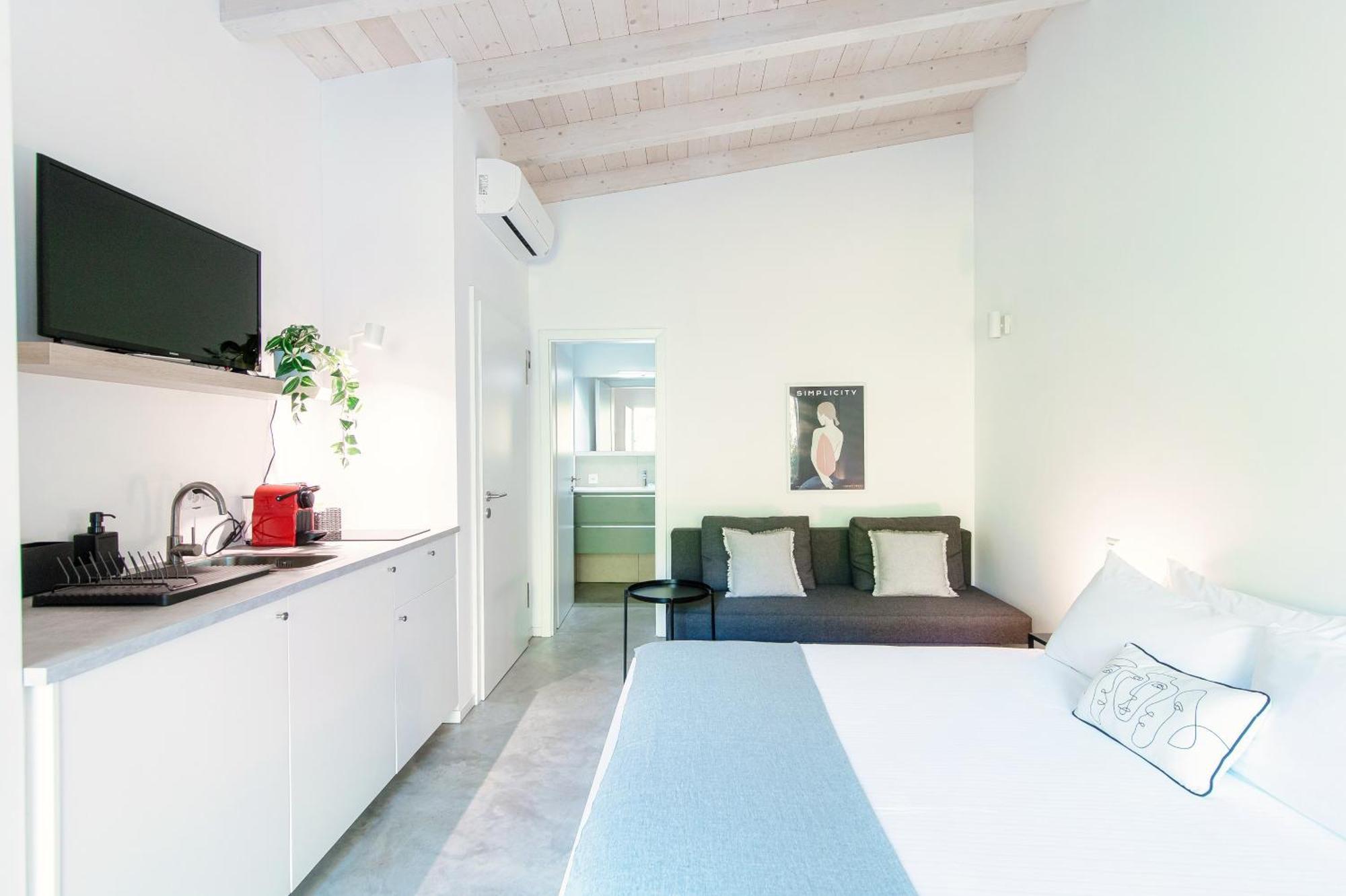 Le Betulle Studios By Quokka 360 - Studio Apartments By The Origlio Lake エクステリア 写真