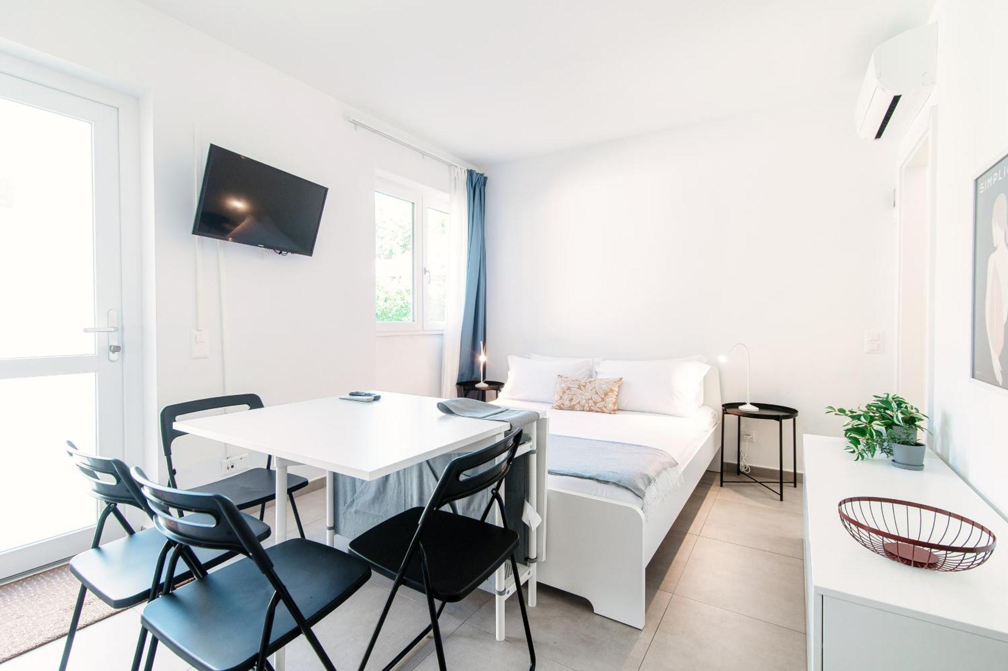 Le Betulle Studios By Quokka 360 - Studio Apartments By The Origlio Lake エクステリア 写真